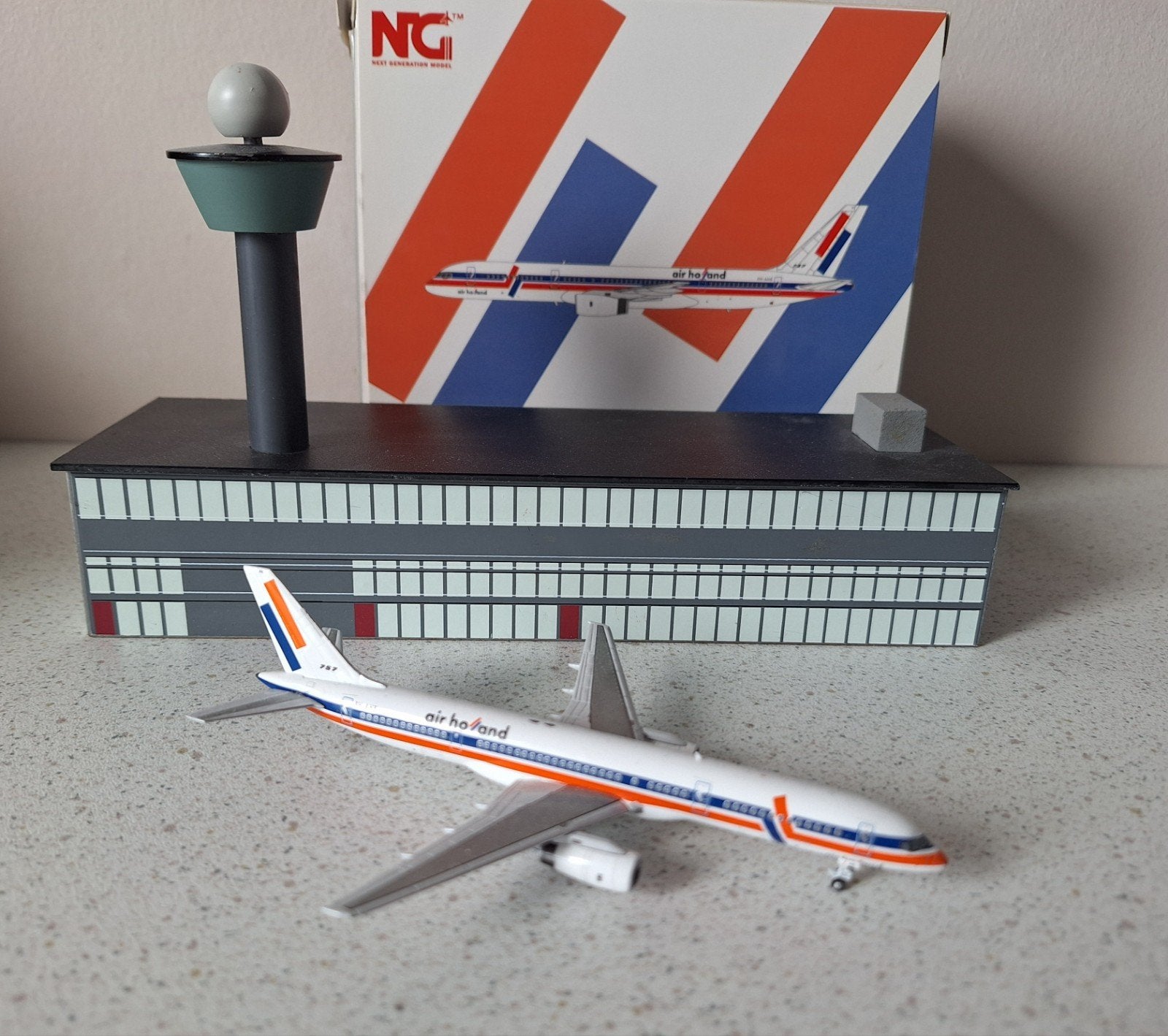 NG model Air Holland Boeing 757, Ophalen of Verzenden, Zo goed als nieuw, Schaalmodel