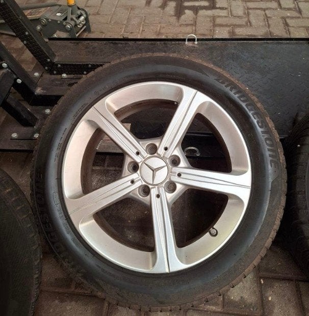 Originele 17 inch Mercedes velgen 5x112 met nette banden, Auto-onderdelen, Banden en Velgen, Gebruikt, Banden en Velgen, 17 inch