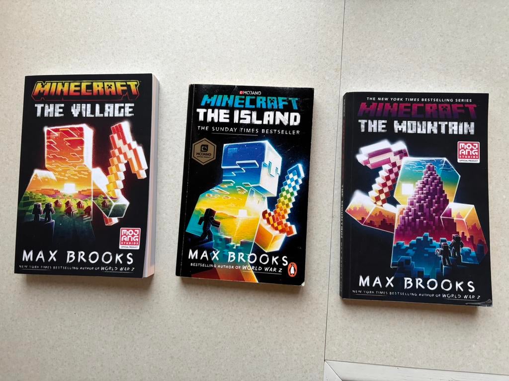 3 Minecraft Books The Village, Mountain & Island Max Brooks, Ophalen of Verzenden, Zo goed als nieuw