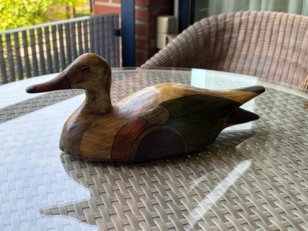 Decoratieve houten eend - handgesneden en beschilderd, Ophalen