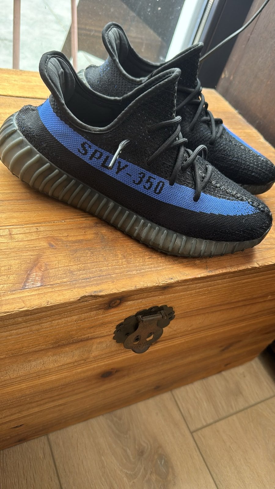 Yeezy Boost 350 V2 Dazzling Blue - Maat 44 2/3, Kleding | Heren, Zwart, Ophalen of Verzenden, Sneakers of Gympen, Zo goed als nieuw