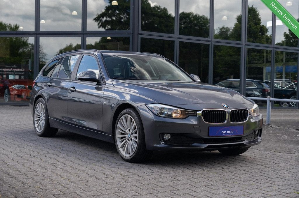 BMW 3-serie Touring 316i Automaat|2e Eig|Trekhaak|Stoelverwa, Auto's, BMW, Automaat, Gebruikt, 4 cilinders, 1445 kg