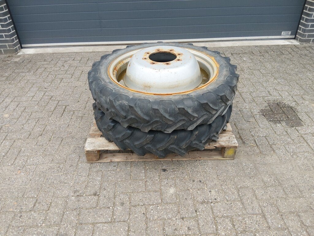 Cultuurwielen 9.5 R32 230/95 R32 ZF Steek