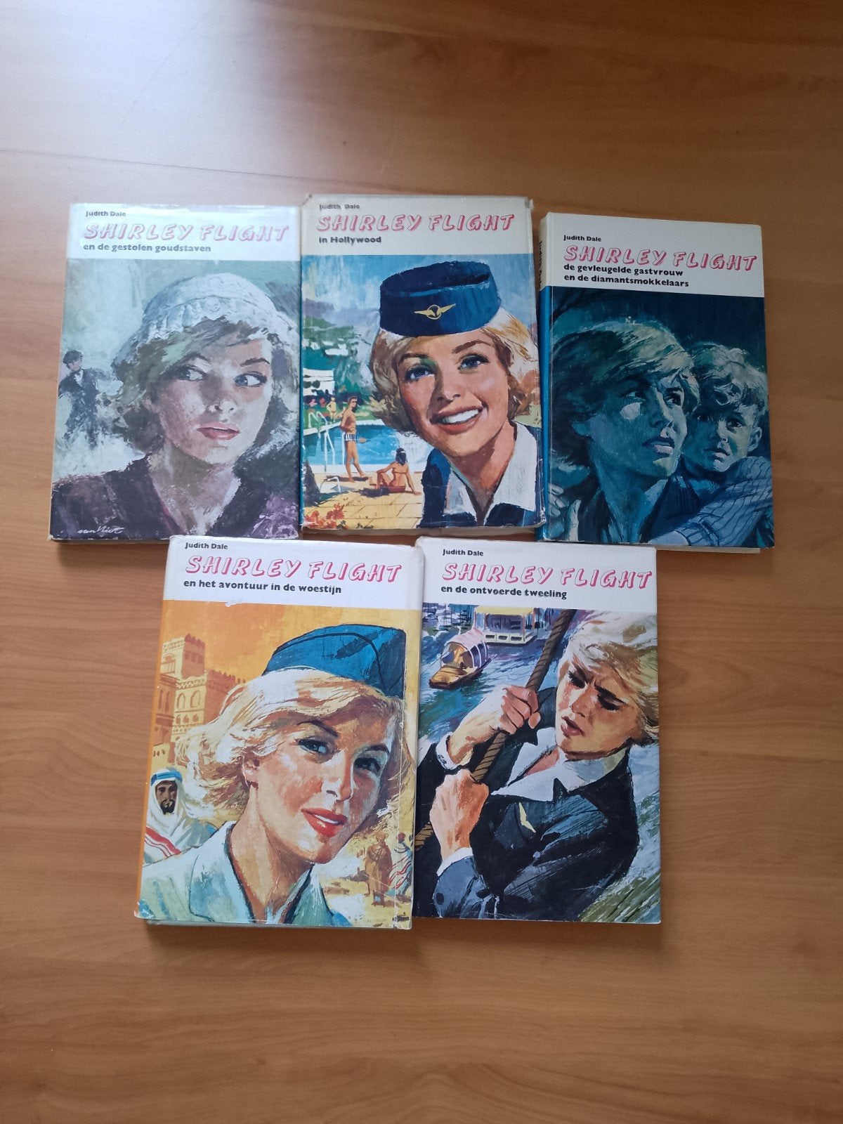Shirley Flight boekenreeks - 5 delen van Judith Dale, Boeken, Romans, Ophalen, Gelezen, Judith Dale, Nederland