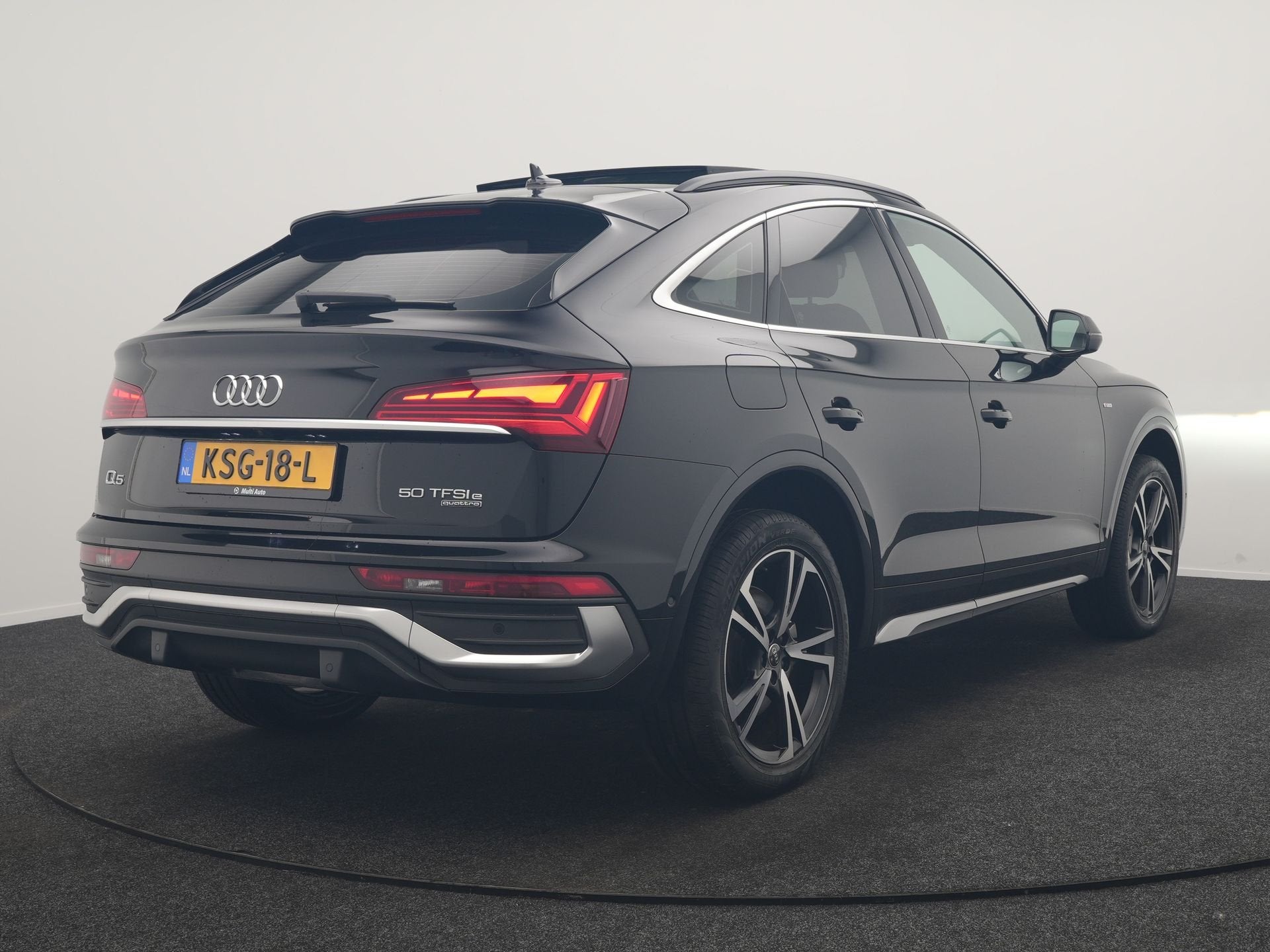 Audi Q5 Sportback 50 TFSI e 2x S Line PHEV 300pk Dealer O.H., Auto's, Audi, Automaat, Gebruikt, Zwart, 4 cilinders