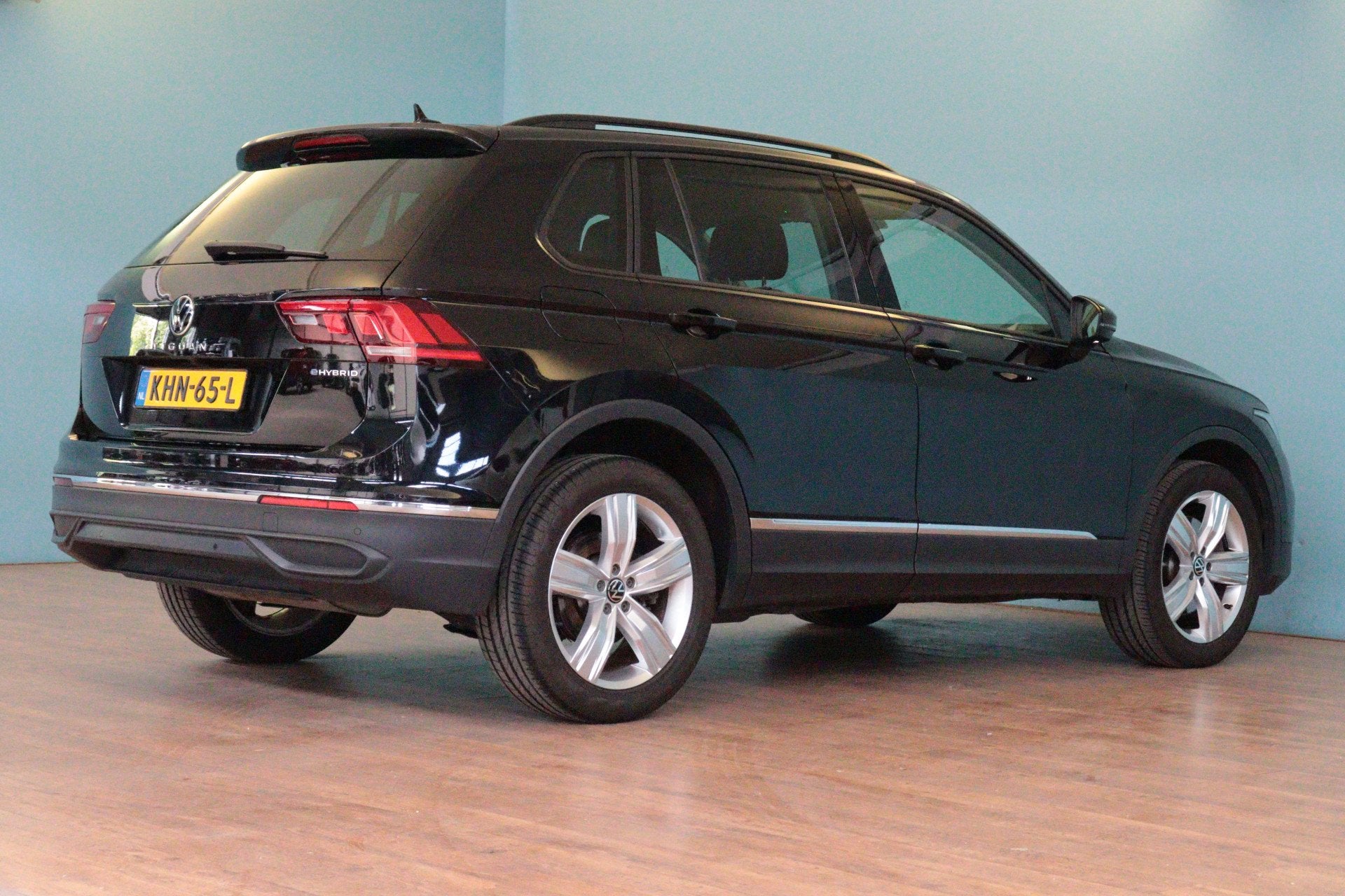 Volkswagen Tiguan 1.4 TSI eHybrid Life Automaat | NAVI | CAM, 1716 kg, Euro 6, 4 cilinders, Zwart