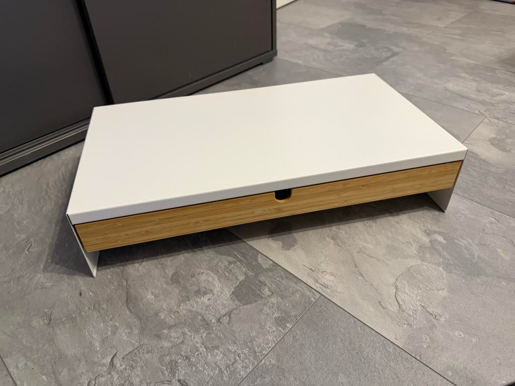 IKEA ELLLOVEN monitorstandaard wit met lade - ZGAN, Ophalen of Verzenden, Zo goed als nieuw