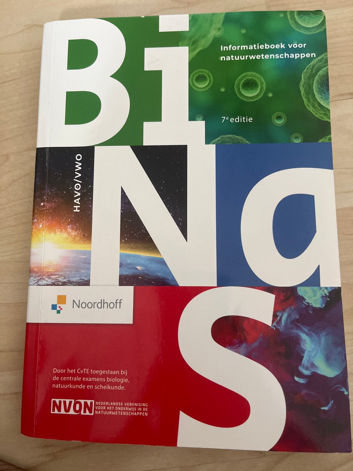 BINAS HAVO/VWO 7e editie - Informatieboek natuurwetenschappe, Boeken, Verzenden, Zo goed als nieuw, HAVO, Biologie