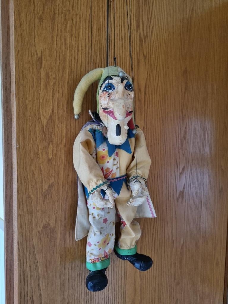 Marionette clown, Ophalen
