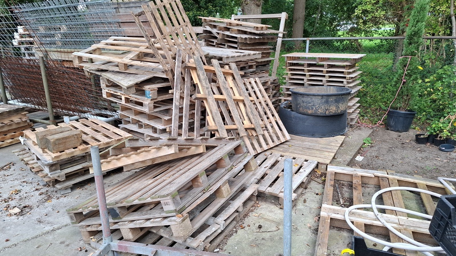 Gratis af te halen brandhout - Pallets, 6 m³ of meer, Ophalen, Overige houtsoorten, Blokken