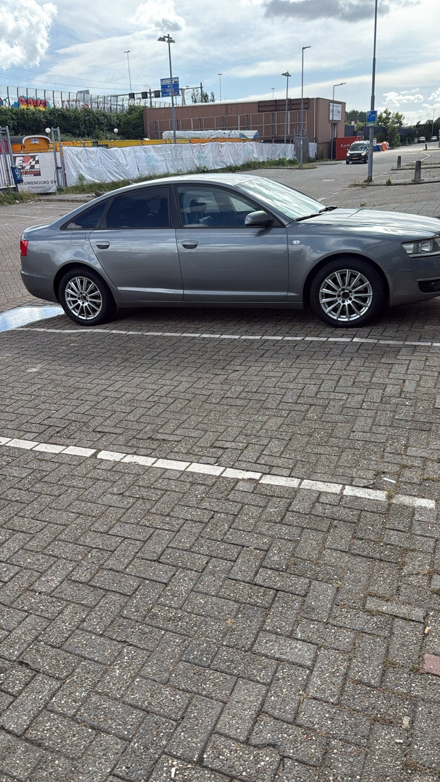 Audi A6 2.4 V6 130KW Multitronic 2006 Grijs, 1800 kg, Zwart, Bedrijf, Zilver of Grijs