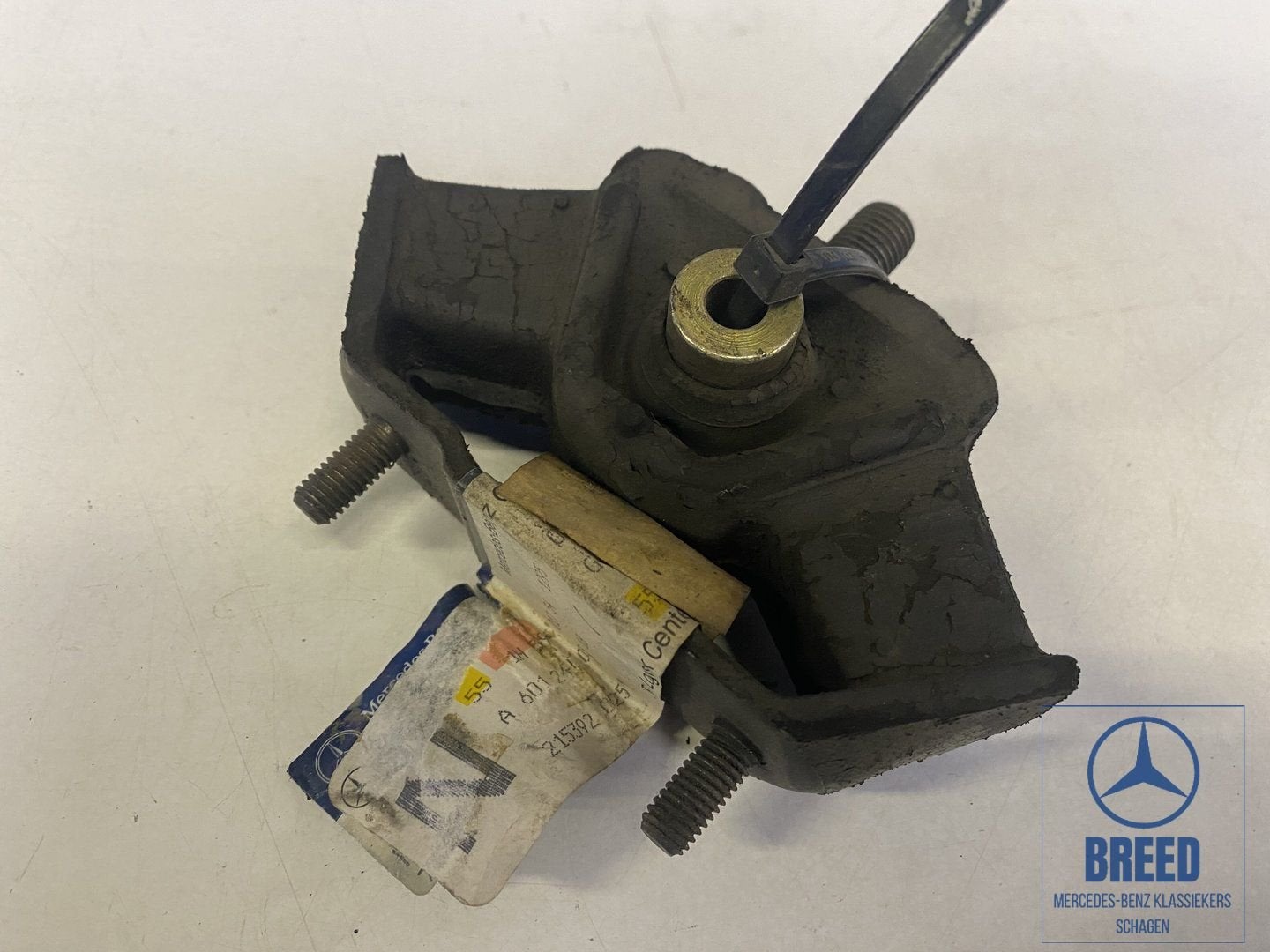 NOS ophangrubber bak Mercedes-Benz W601 W602 W611 T1 TN, -, Nieuw, Ophalen of Verzenden, -