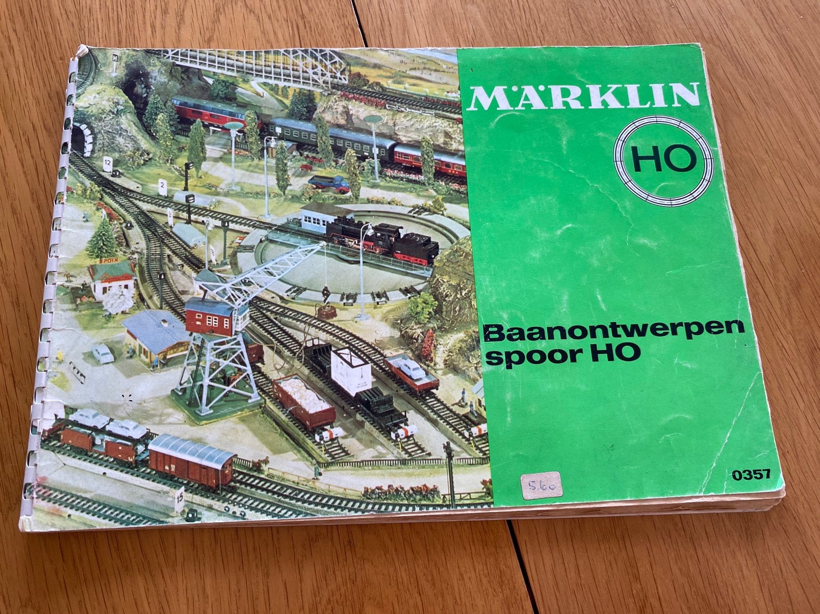 Märklin Baanontwerpen Spoor H0 – vintage modelspoorboekje, Hobby en Vrije tijd, Arnold, Gelijkstroom, Zo goed als nieuw, Boek, Tijdschrift of Catalogus