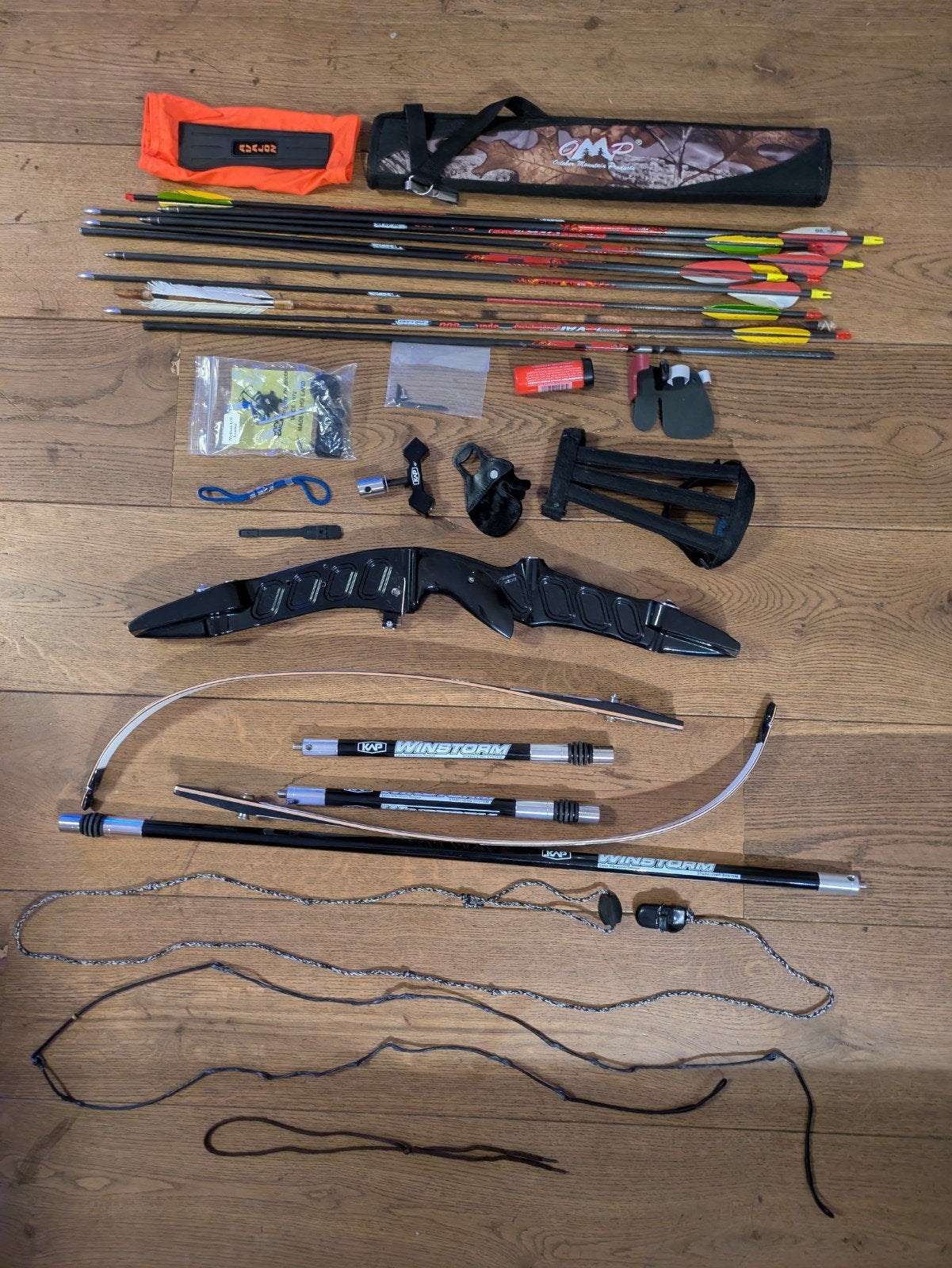 Sport bow  Axiom+ with stabilizer and many accessories., Contacten en Berichten, Sport en Hobby oproepen