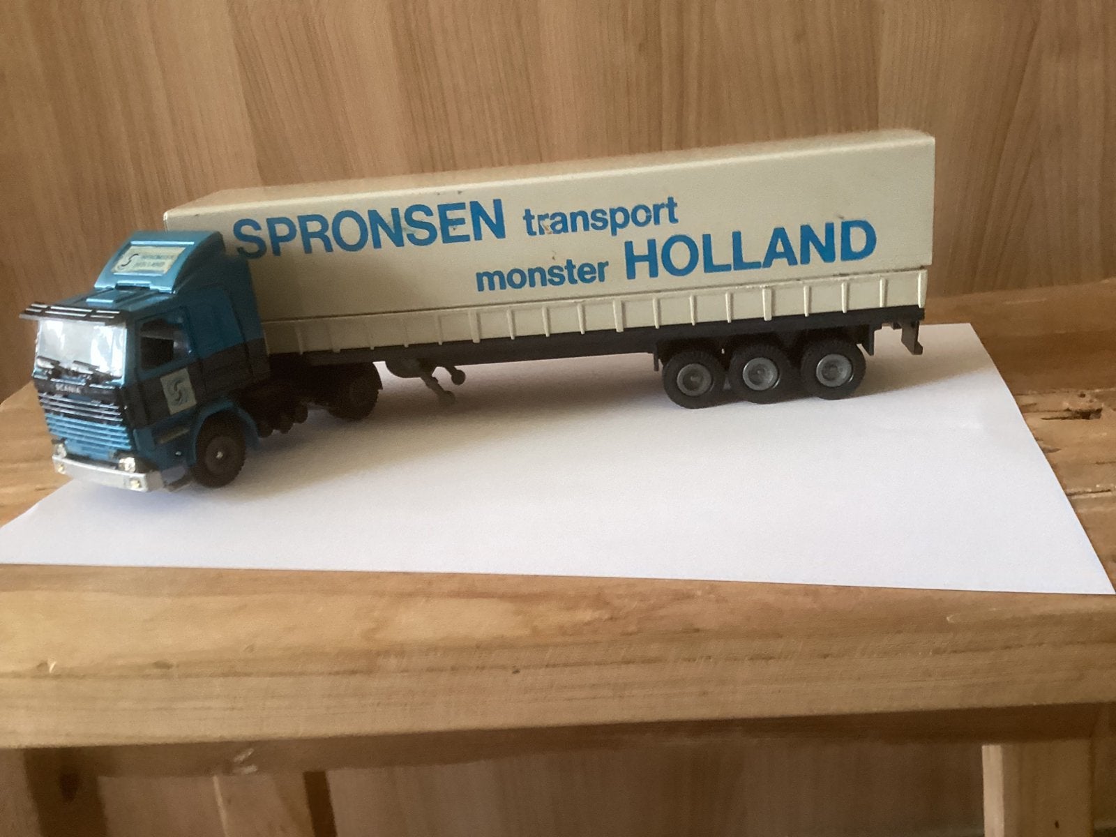 V spronsen miniatuur vrachtwagen, Ophalen of Verzenden, Zo goed als nieuw, Bus of Vrachtwagen, Overige merken