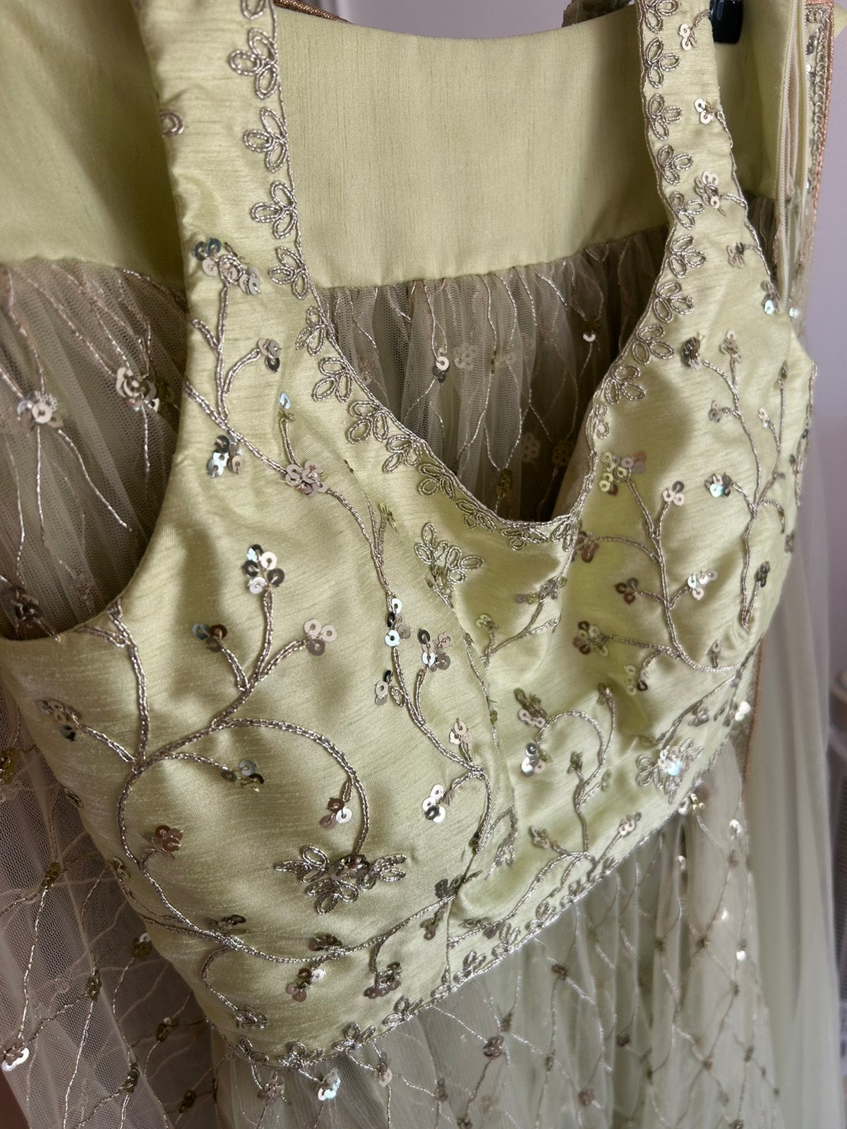 Prachtig op maat gemaakte lehenga, Ophalen of Verzenden, Zo goed als nieuw, Maat 34 (XS) of kleiner, Overige typen