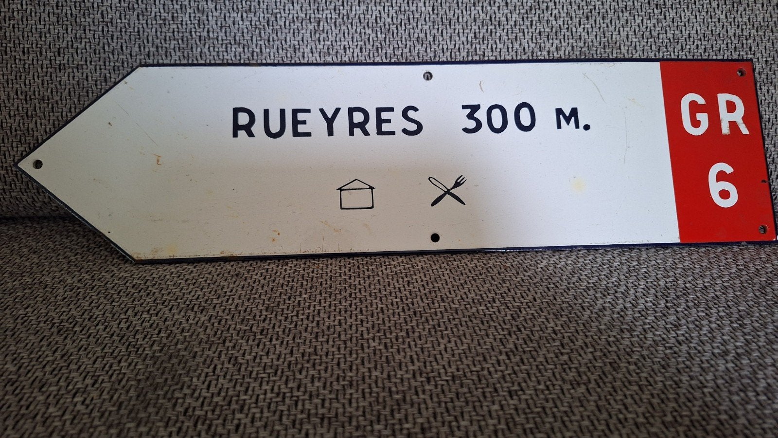 Emaille Wegwijzer Rueyres. GR 6 Brocante Frankrijk naambord, Ophalen of Verzenden