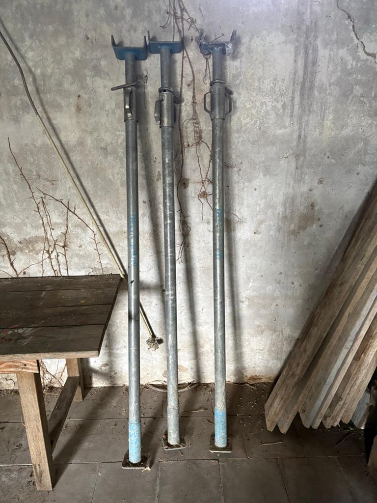 4 bouwstempels - Gebruikt maar functioneel, Doe-het-zelf en Verbouw, Steigers, Ophalen of Verzenden, Zo goed als nieuw, Overige typen