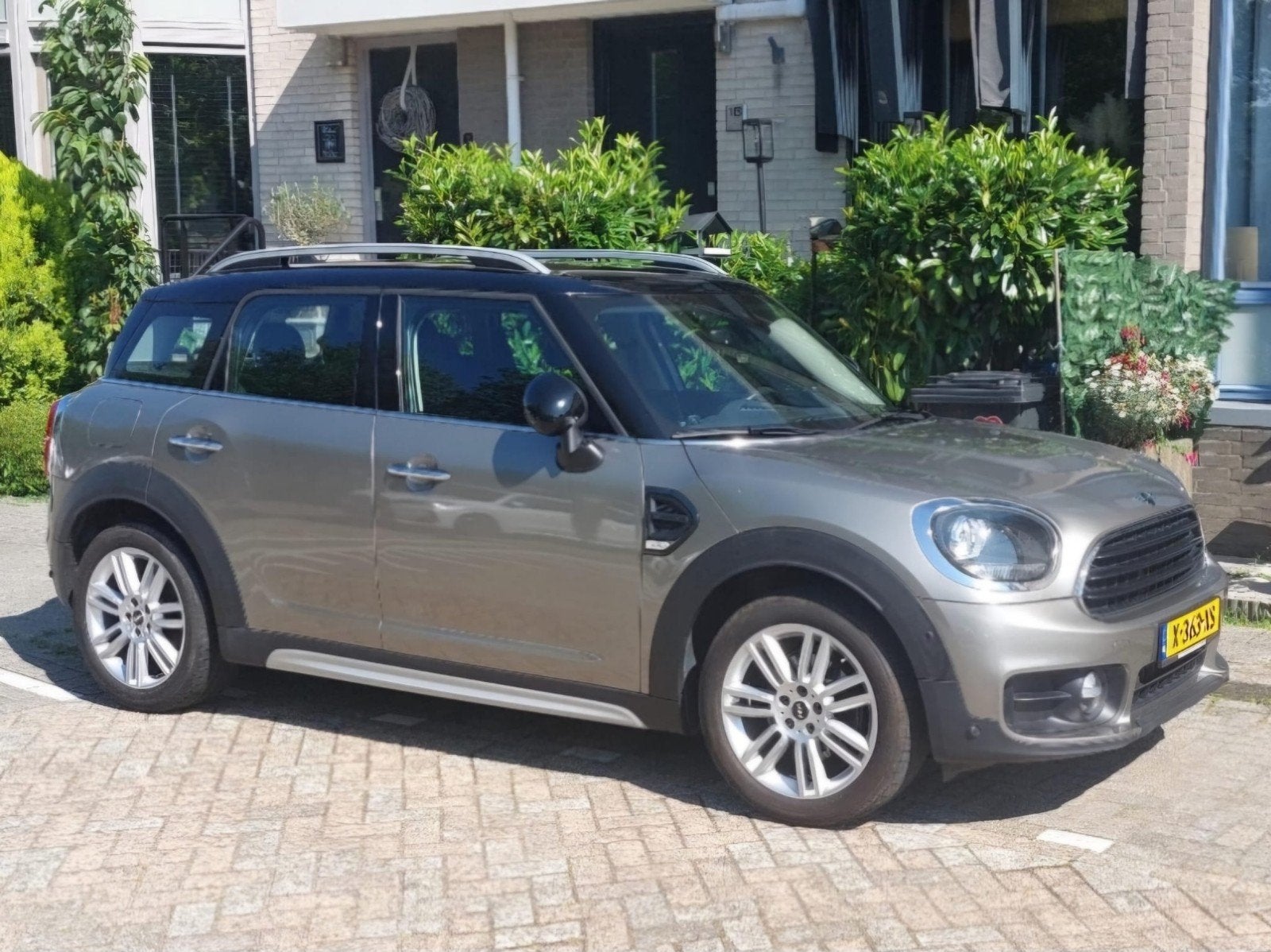 Mini Countryman 1.5 Cooper 2017 Grijs, Auto's, Voorwielaandrijving, 136 pk, Countryman, 715 kg
