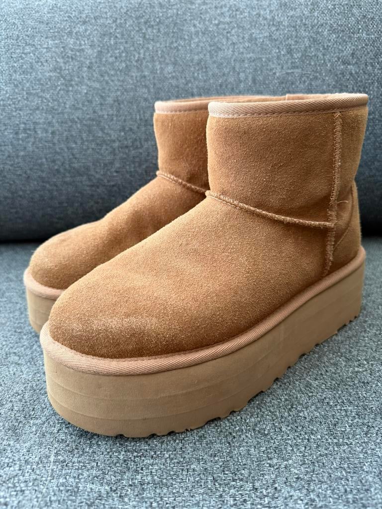 Uggs platform, Ophalen, Zo goed als nieuw, Jongetje of Meisje, Schoentjes