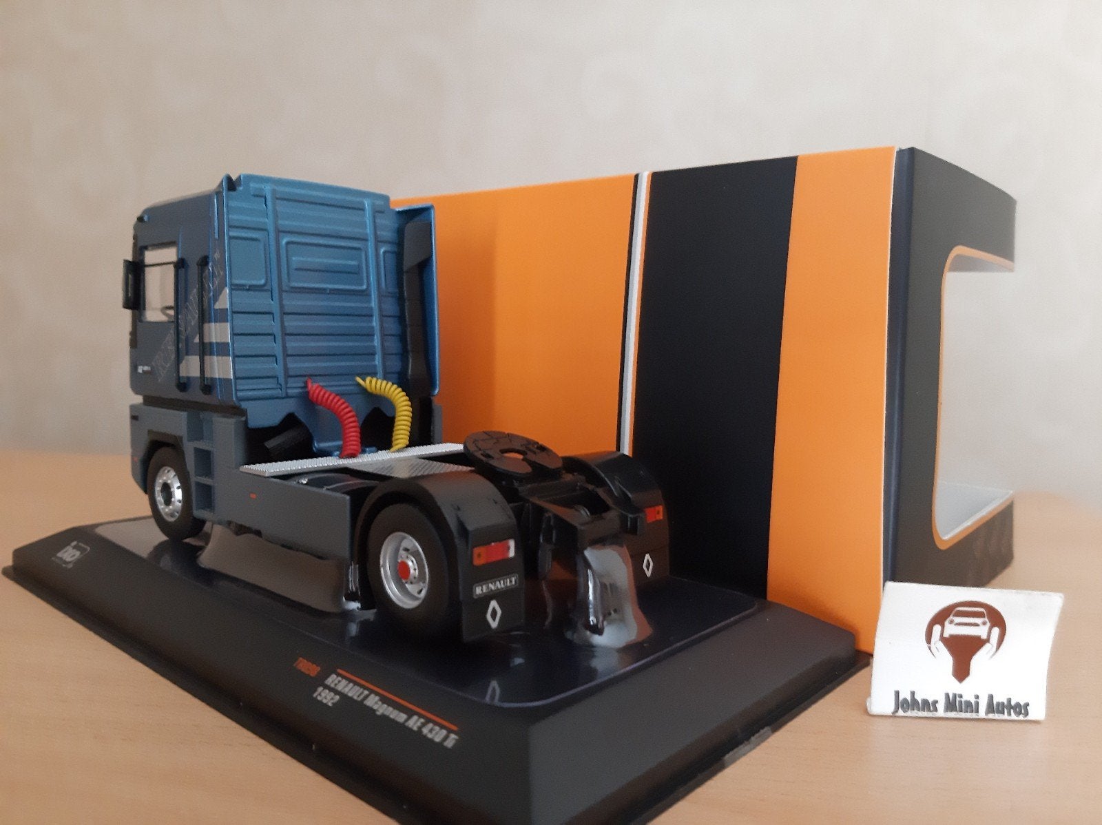 Renault Magnum AE 430 Ti 1992 blauw-metallic IXO Trucks 1:43, Hobby en Vrije tijd, Modelauto's | 1:43, Overige merken, Nieuw, IXO Trucks