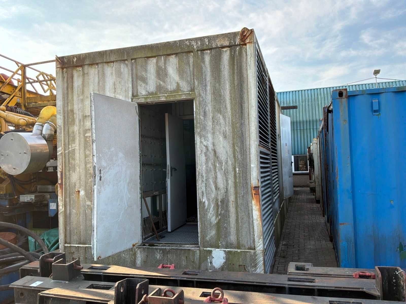 Zeecontainer met transformator
