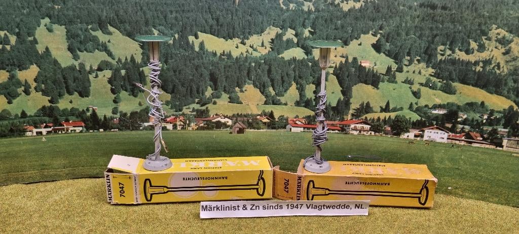 Marklin 2 x stationlampen 7047 in doosjes, Wisselstroom, Overige typen, Analoog, Ophalen of Verzenden
