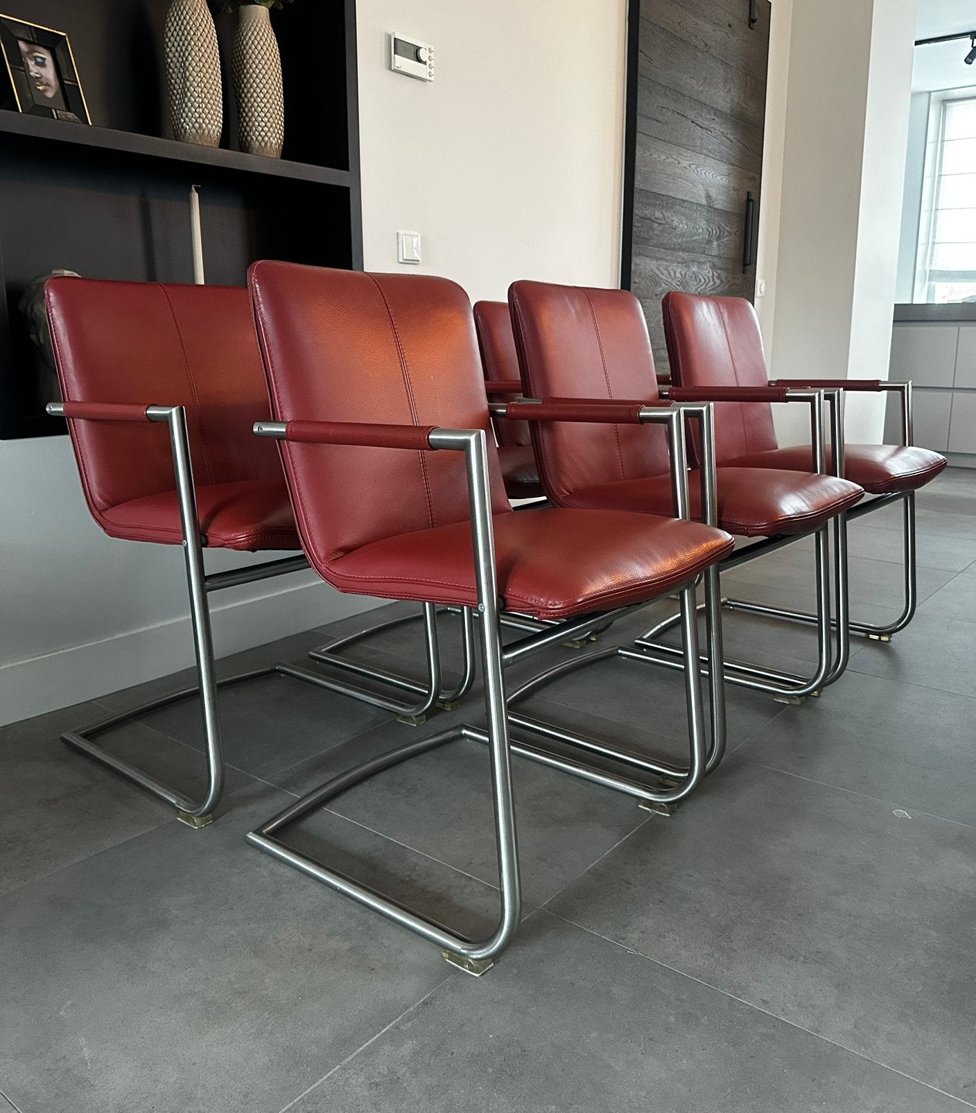 4/6/8 rood lederen Henders en Hazel design eetkamerstoelen, Ophalen, ---, Henders en Hazel, Zo goed als nieuw
