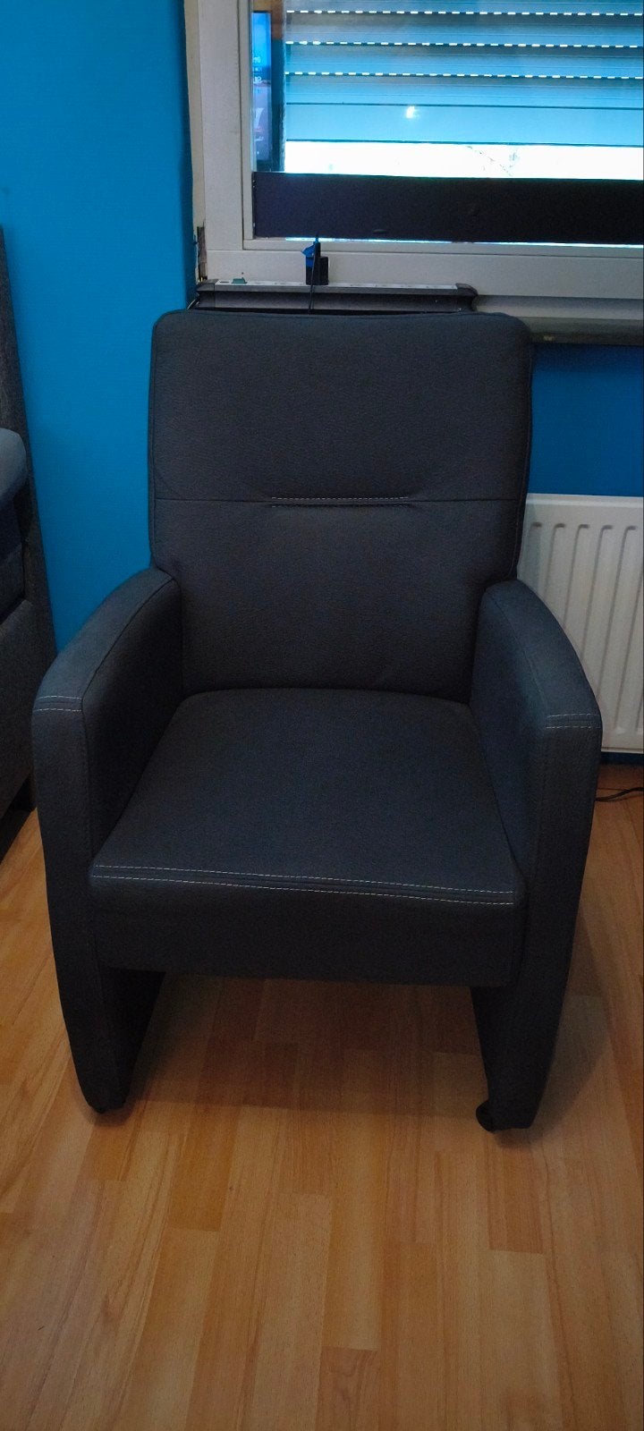 Grijze Fauteuil met wielen en handvat, Ophalen, Zo goed als nieuw, Stof