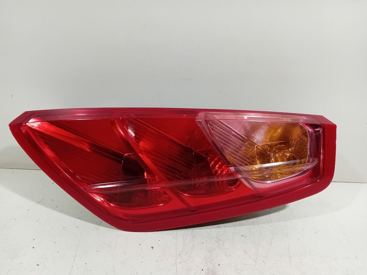 Achterlicht carrosserie rechts Fiat Punto, Onderdelen@venauto.nl, Van der Ven Autorecycling B.V., Gebruikt, Ettenseweg 76, 4706 PB Roosendaal, The Netherlands