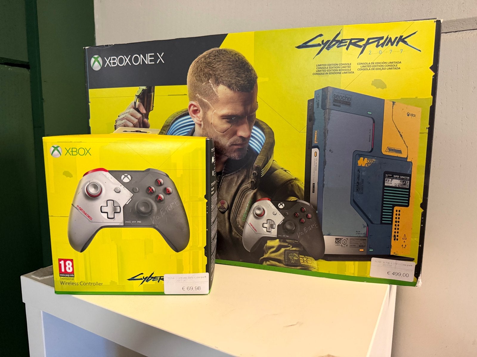 Xbox One X Cyberpunk 2077 Limited Edition met games, Met games, Ophalen of Verzenden, Zo goed als nieuw, 1 TB