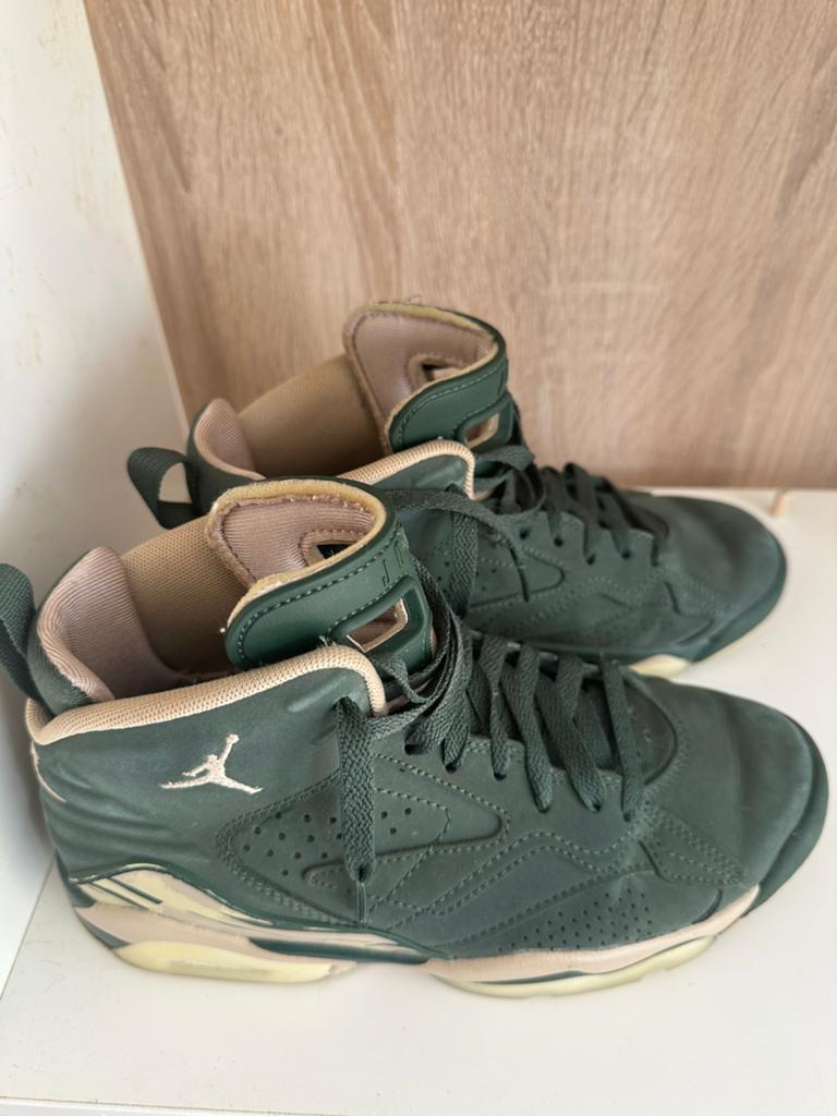 Air Jordan MVP Galactic Jade FB9019-302 maat 37.5, Ophalen of Verzenden, Zo goed als nieuw, Zwart, Sneakers of Gympen