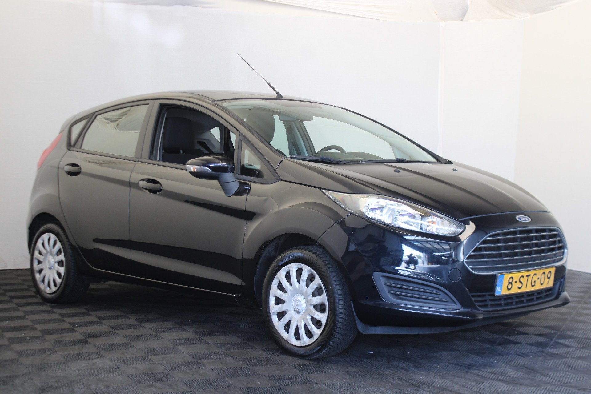 Ford Fiesta 1.0 Style (bj 2013), Auto's, Voorwielaandrijving, Euro 5, Stof, Zwart