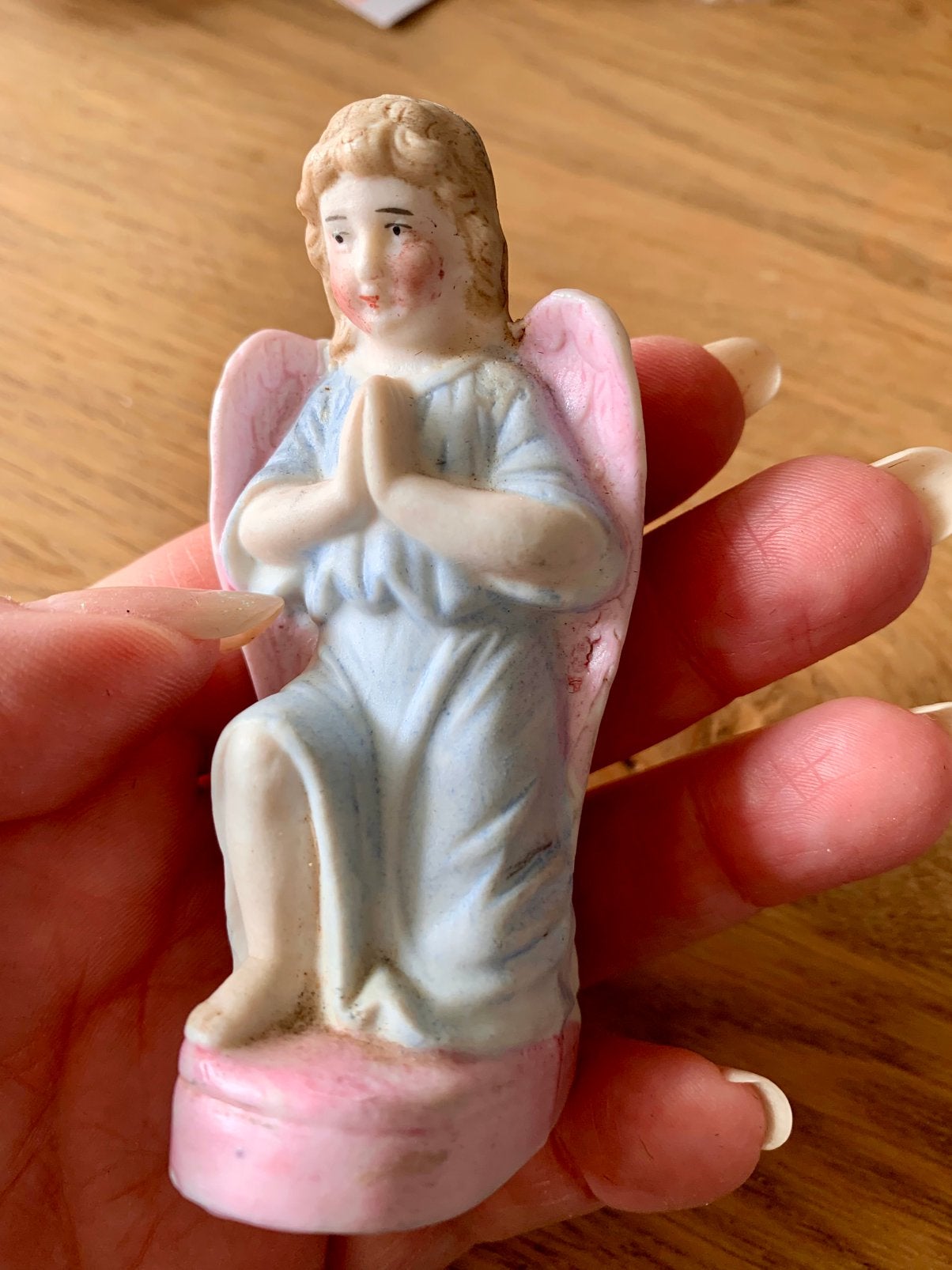 Lief oud porseleinen engeltje in pastelkleuren., Ophalen of Verzenden