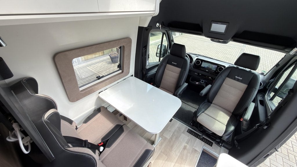 Unieke Bomvolle Kabe TravelMaster Van 4x4 190PK Automaat '24, 6 tot 7 meter, Bedrijf, Diesel, Luifel