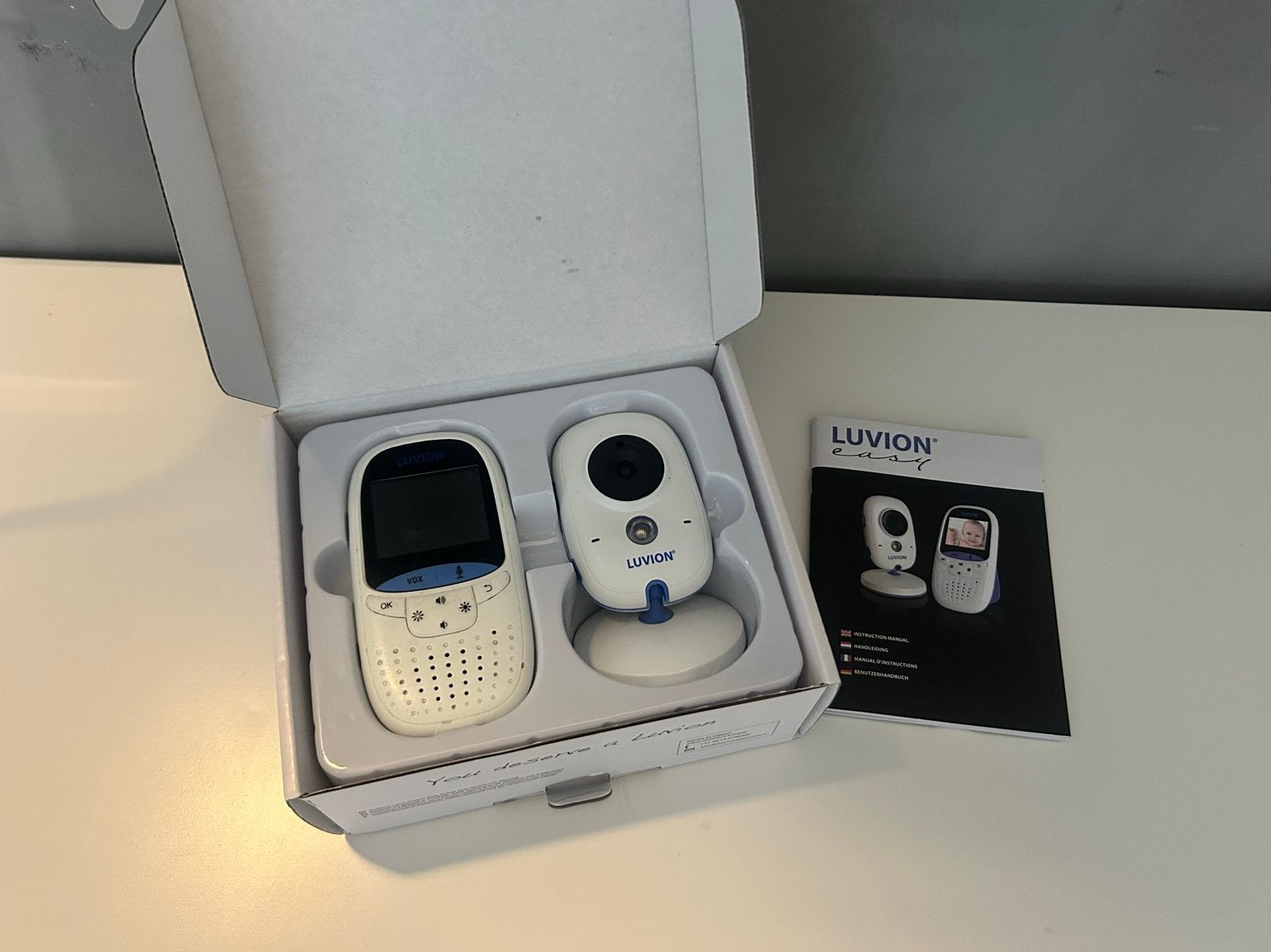 Luvion Easy Babyfoon met camera en terugspreekfunctie, Ophalen of Verzenden, Gebruikt, 100 tot 250 meter, Camera