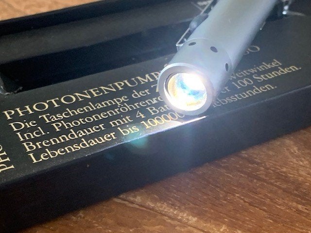 Led lenser sleutelhanger zaklampje, V8 turbo, wit licht, Ophalen of Verzenden, Nieuw, Batterij