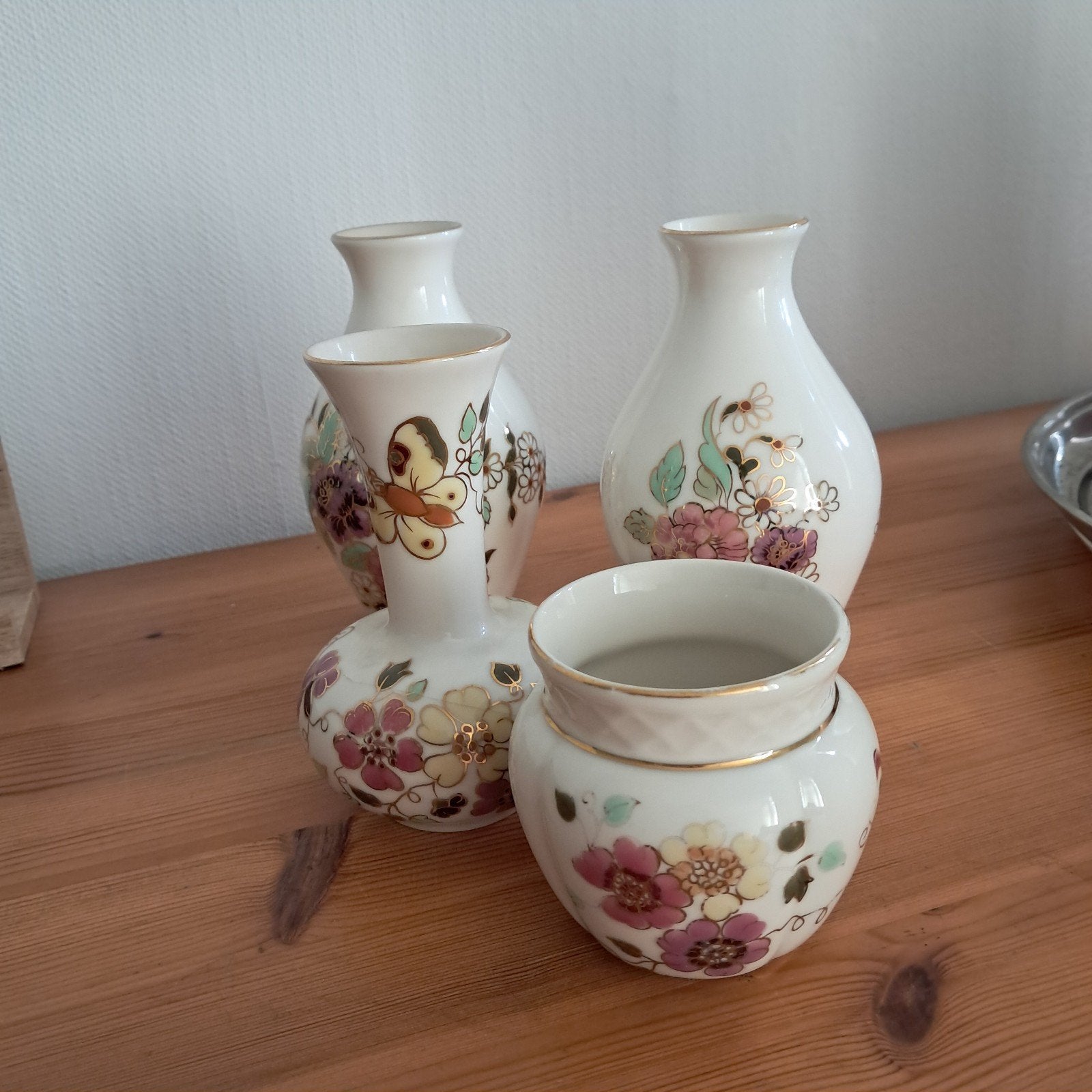 Zsolnay Hongarije 4 kleine vaasjes, Ophalen of Verzenden
