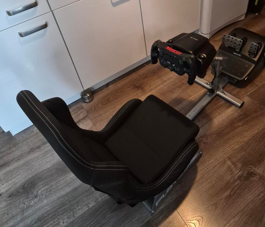 Logitech G920 Stuur/Pedalen + Playseat Evolution + F1 Add-on, Spelcomputers en Games, Ophalen, Zo goed als nieuw, Stuurtje of Sportattribuut