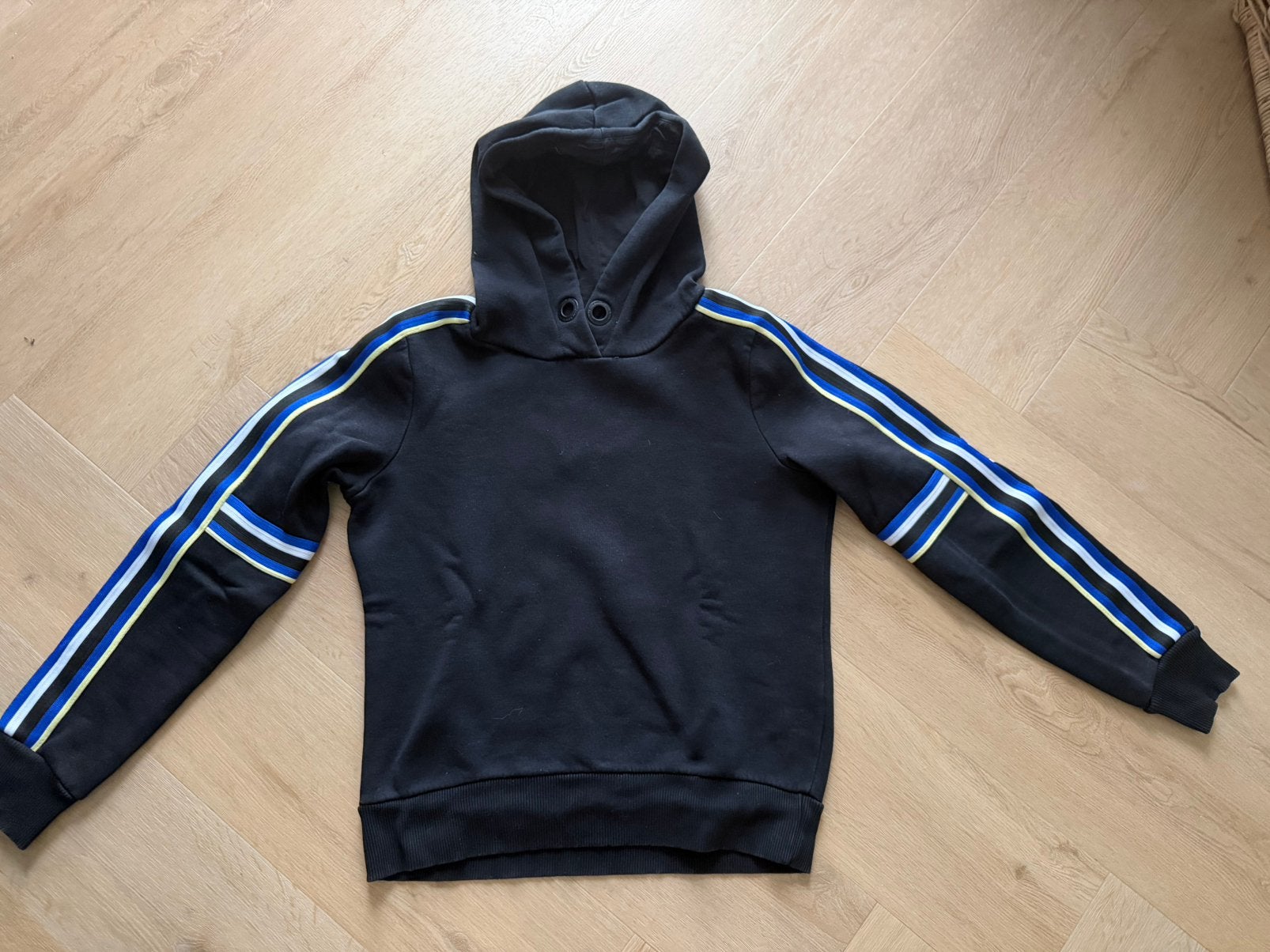 Zwarte hoodie van Amy & Ivy maat xs /12, Ophalen of Verzenden, Zo goed als nieuw, Meisje, Trui of Vest