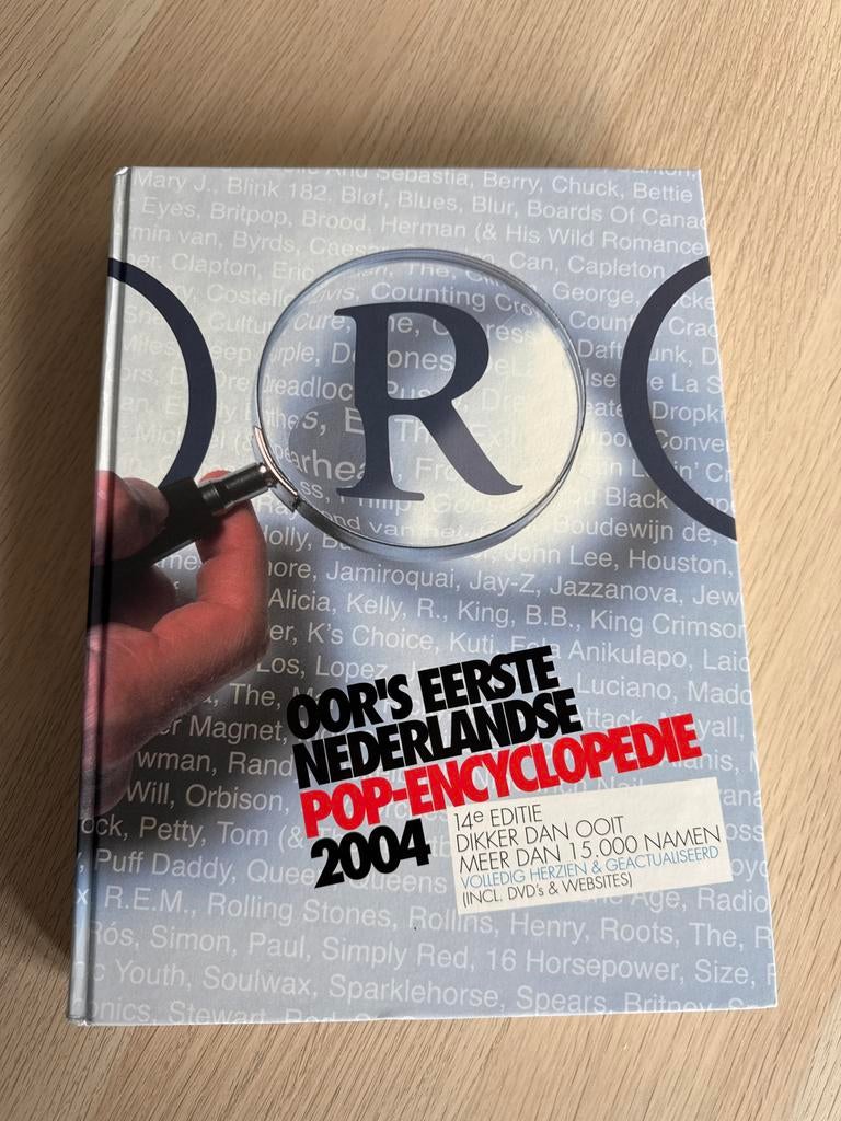 Oor’s eerste Nederlandse Pop-Encyclopedie 2004, Ophalen of Verzenden, Zo goed als nieuw, Algemeen