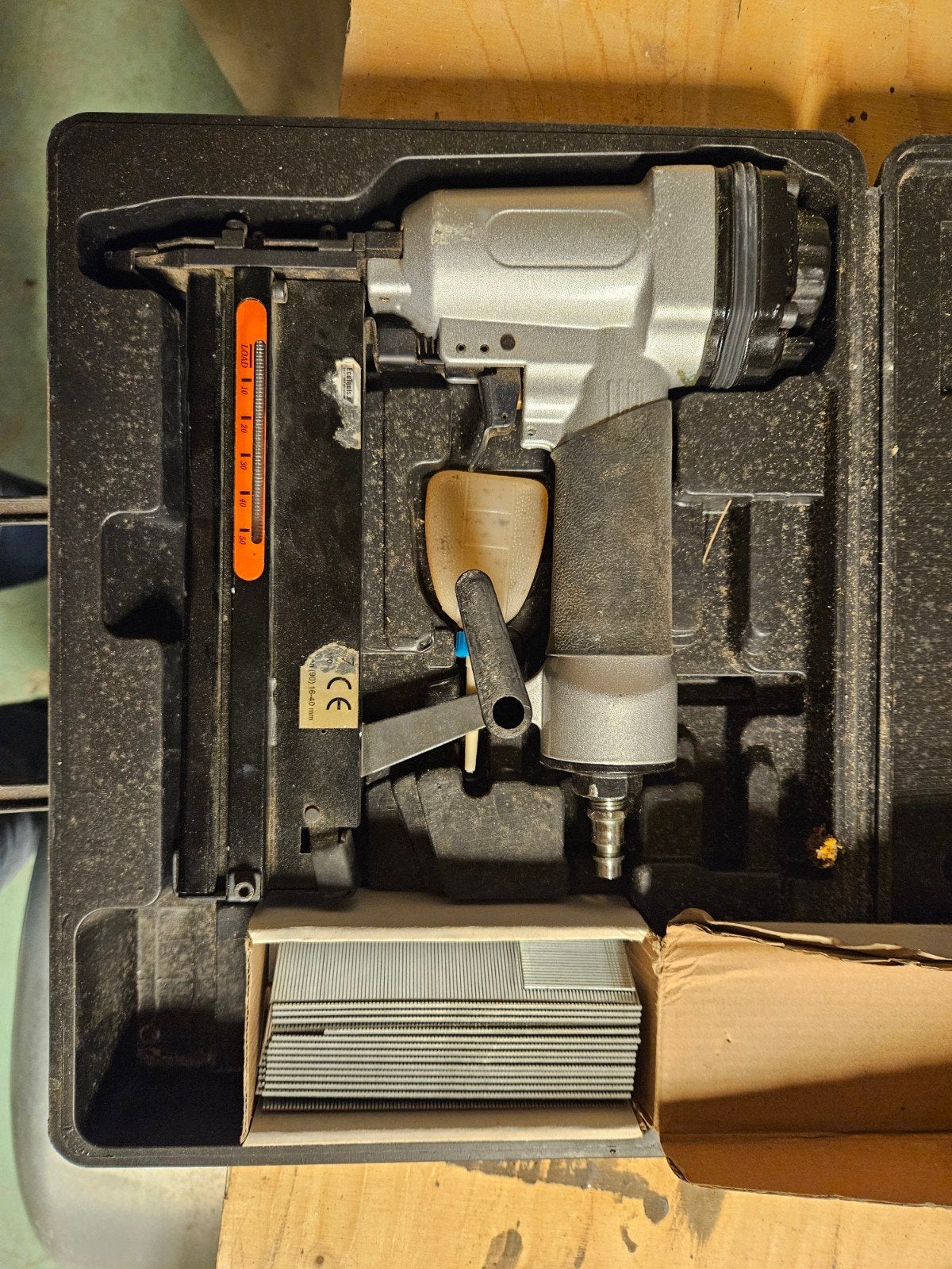 Tacker / Nietmachine met nietjes, Ophalen of Verzenden, Gebruikt, Tacker/nietmachine, Overige merken
