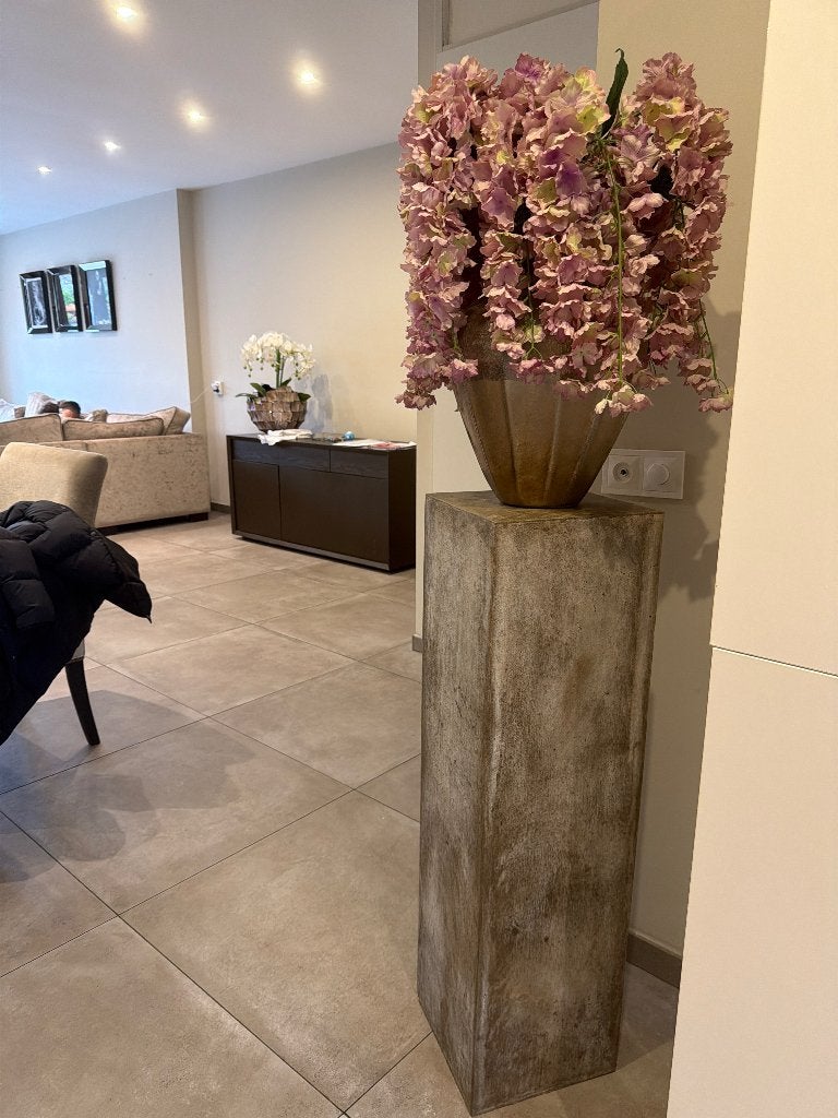 Zuil met vaas en bloemen, Ophalen, Nieuw