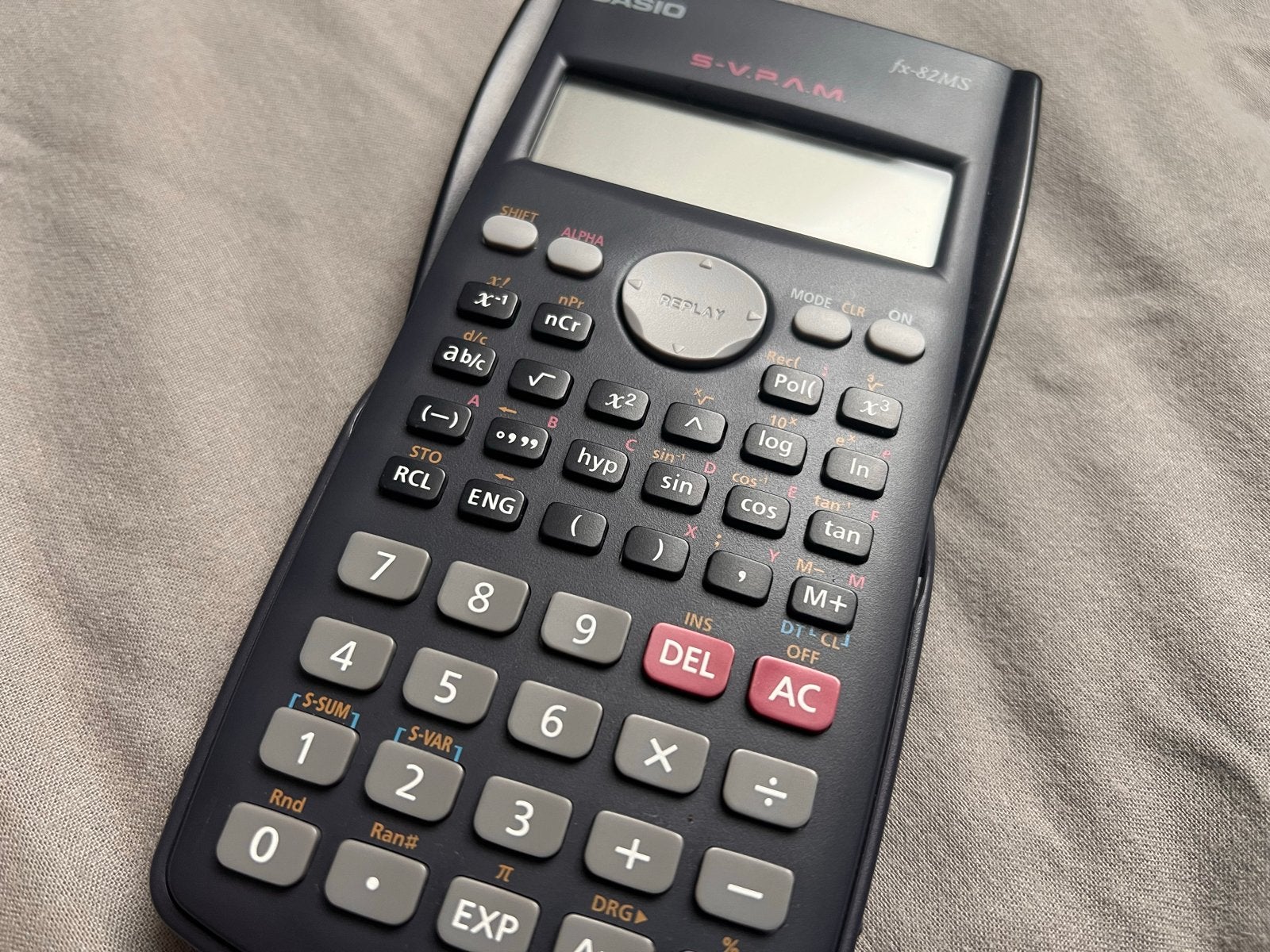 Nette Casio fx-82MS rekenmachine, Diversen, Verzenden, Grafische rekenmachine, Gebruikt