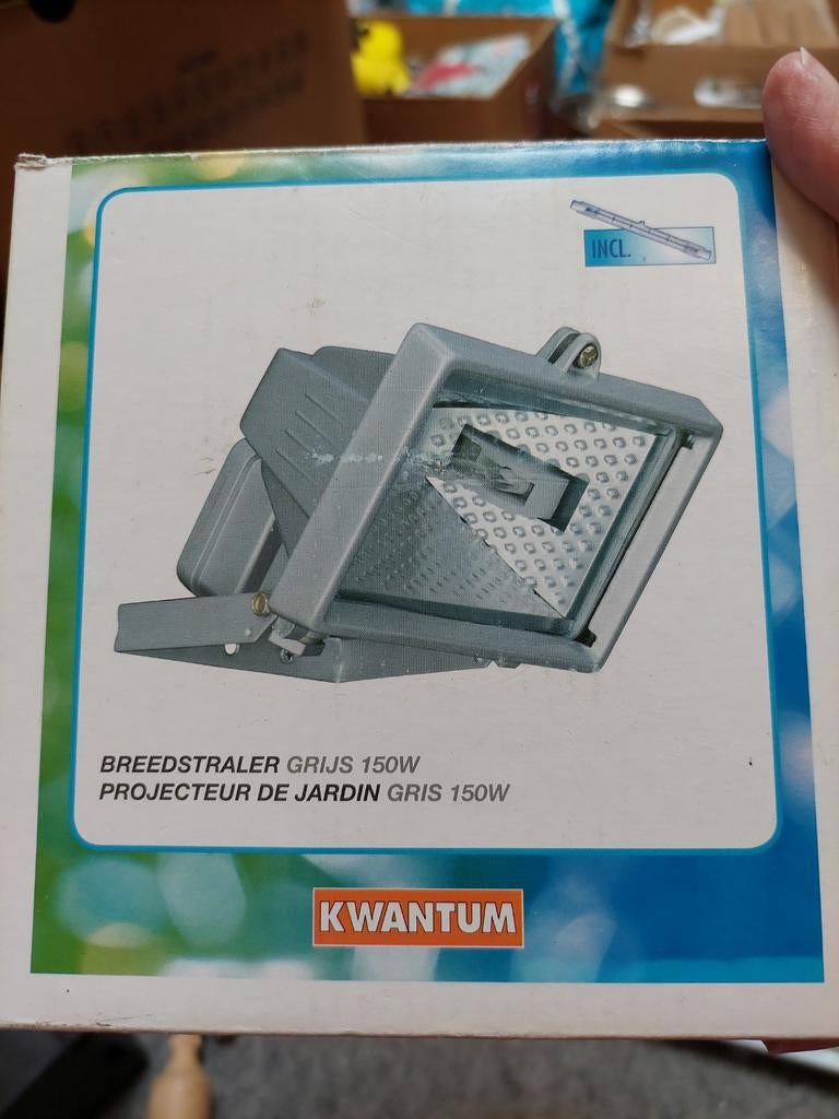 Kwantum breedstraler grijs 150W, Wandlamp, Nieuw, Ophalen of Verzenden, Netvoeding