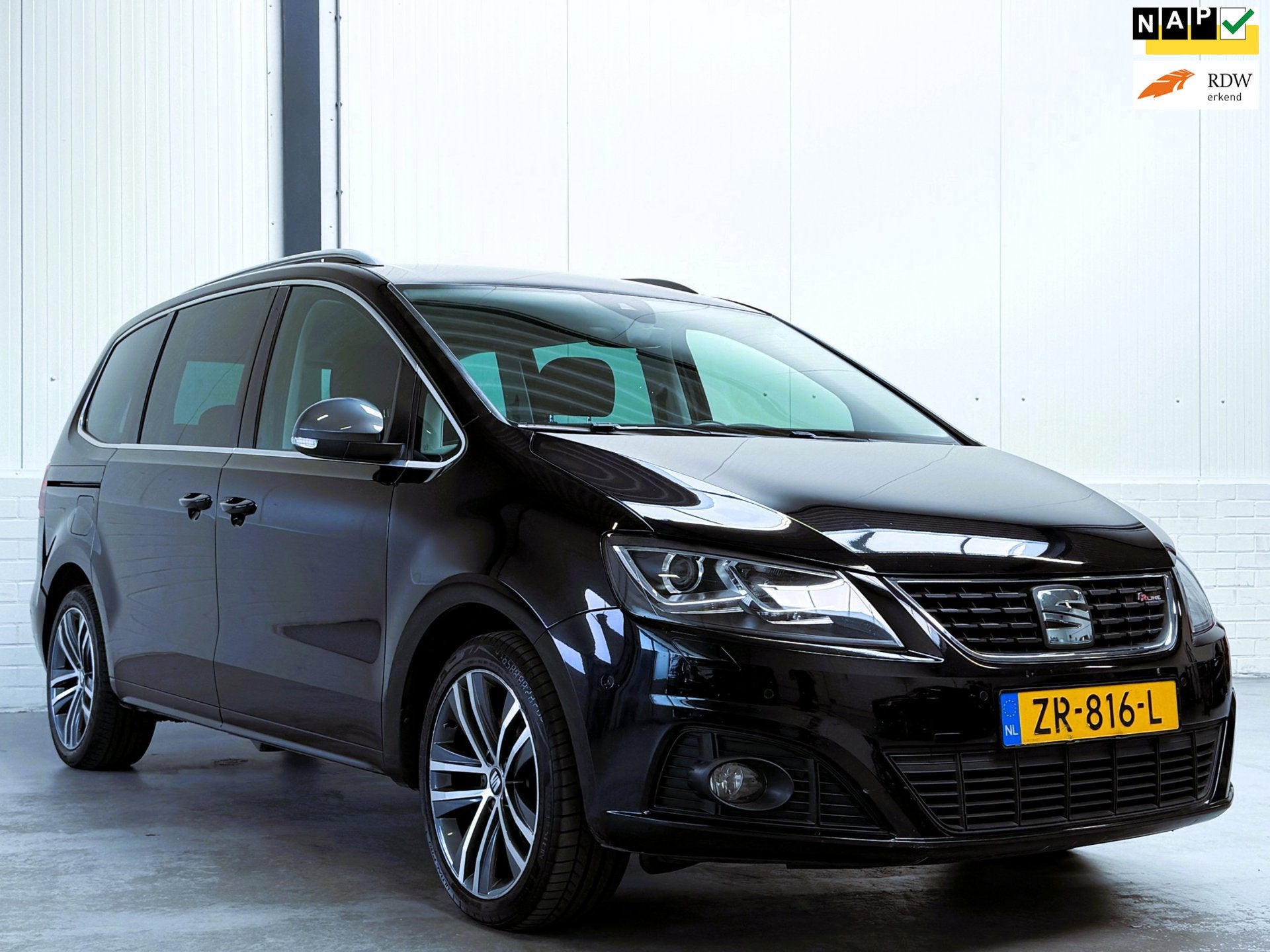 Seat Alhambra 1.4 TSI FR Business Intense|7P|Keyless|Trekhaa, Auto's, Seat, 4 cilinders, 150 pk, 7 stoelen, Zwart