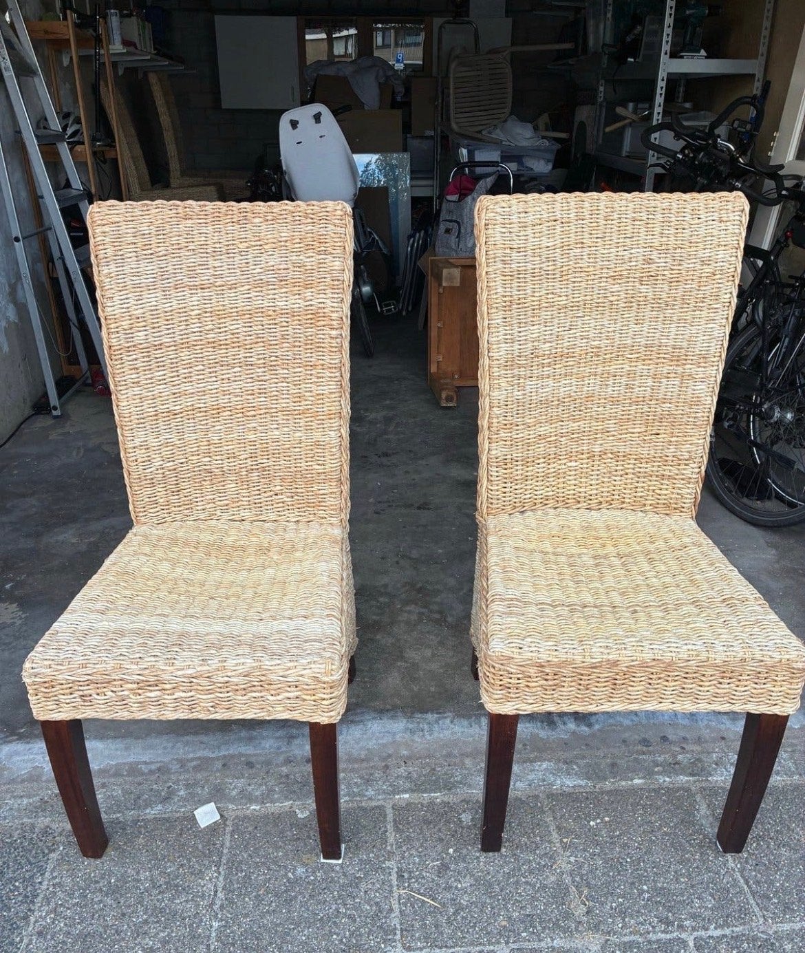 4 degelijke stoelen van bananenblad, Huis en Inrichting, Ophalen, Overige materialen, Gebruikt, Wit