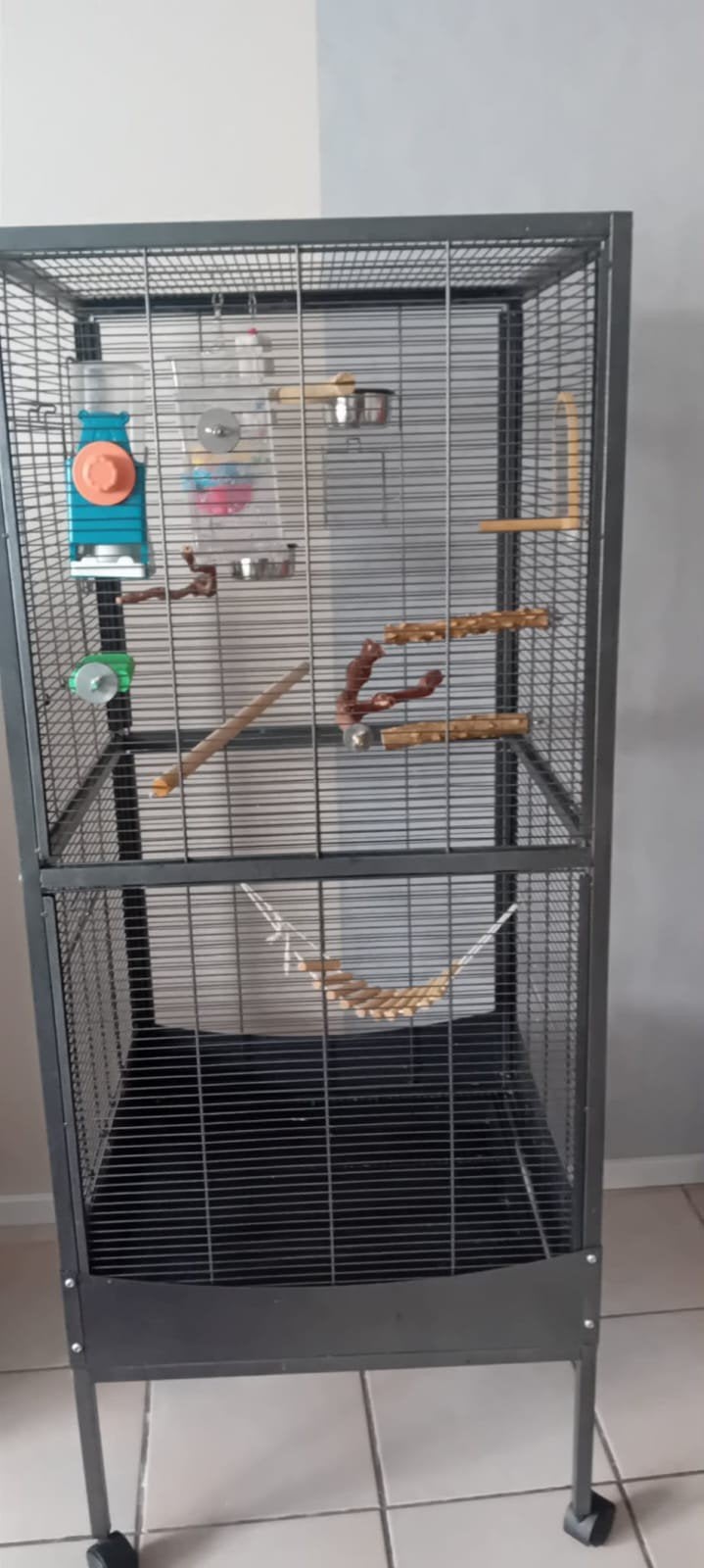 Big bird cage on wheels, Ophalen, Zo goed als nieuw, Metaal, Vogelkooi