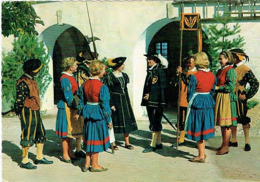Oostenrijk Burg Hochosterwitz Worthersee Klederdracht >Dord, Verzenden, 1960 tot 1980, Gelopen, Cultuur en Media