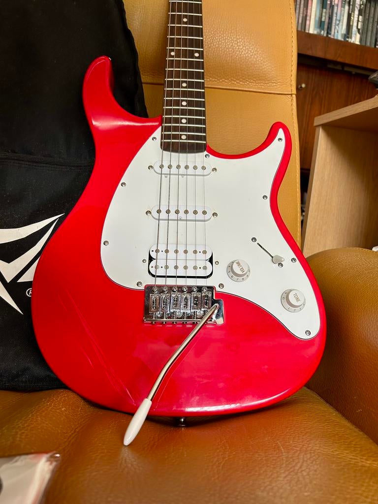 Peavey Elektrische gitaar + originele draagzak & accesoires, Ophalen, Zo goed als nieuw, Solid body, Overige merken